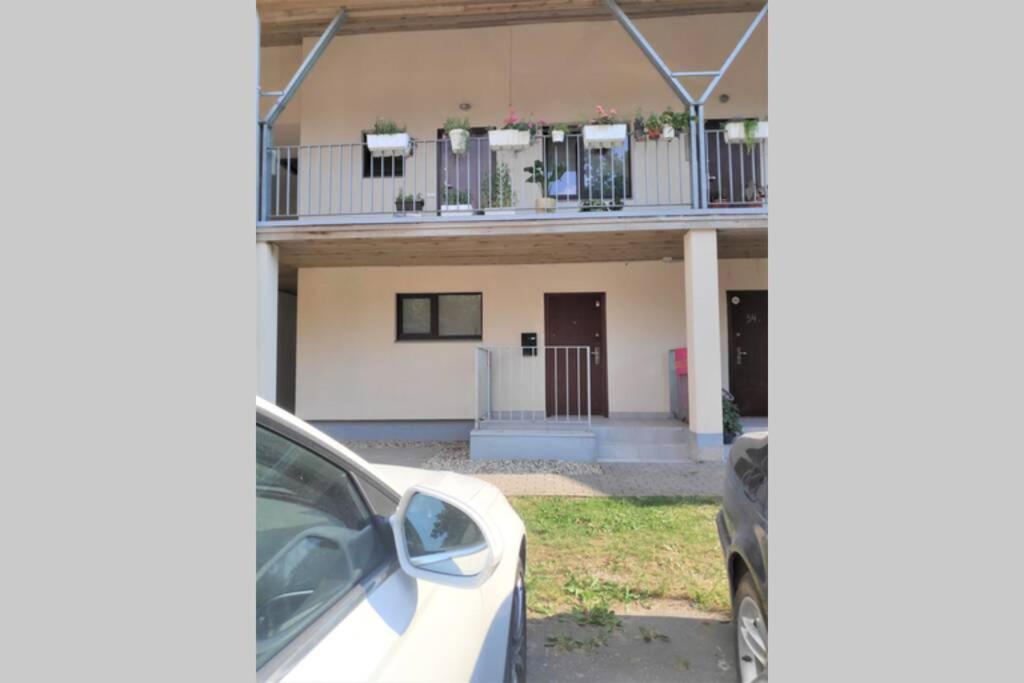 Dzivoklis Gimenei 100 Metri No Juras Apartamento Jūrkalne Exterior foto